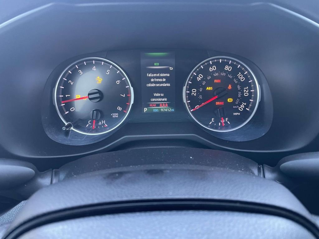 Used 2022 Toyota RAV4 LE image 32