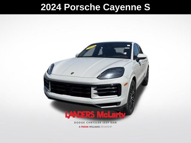 Used 2024 Porsche Cayenne S AWD/4WD image 3