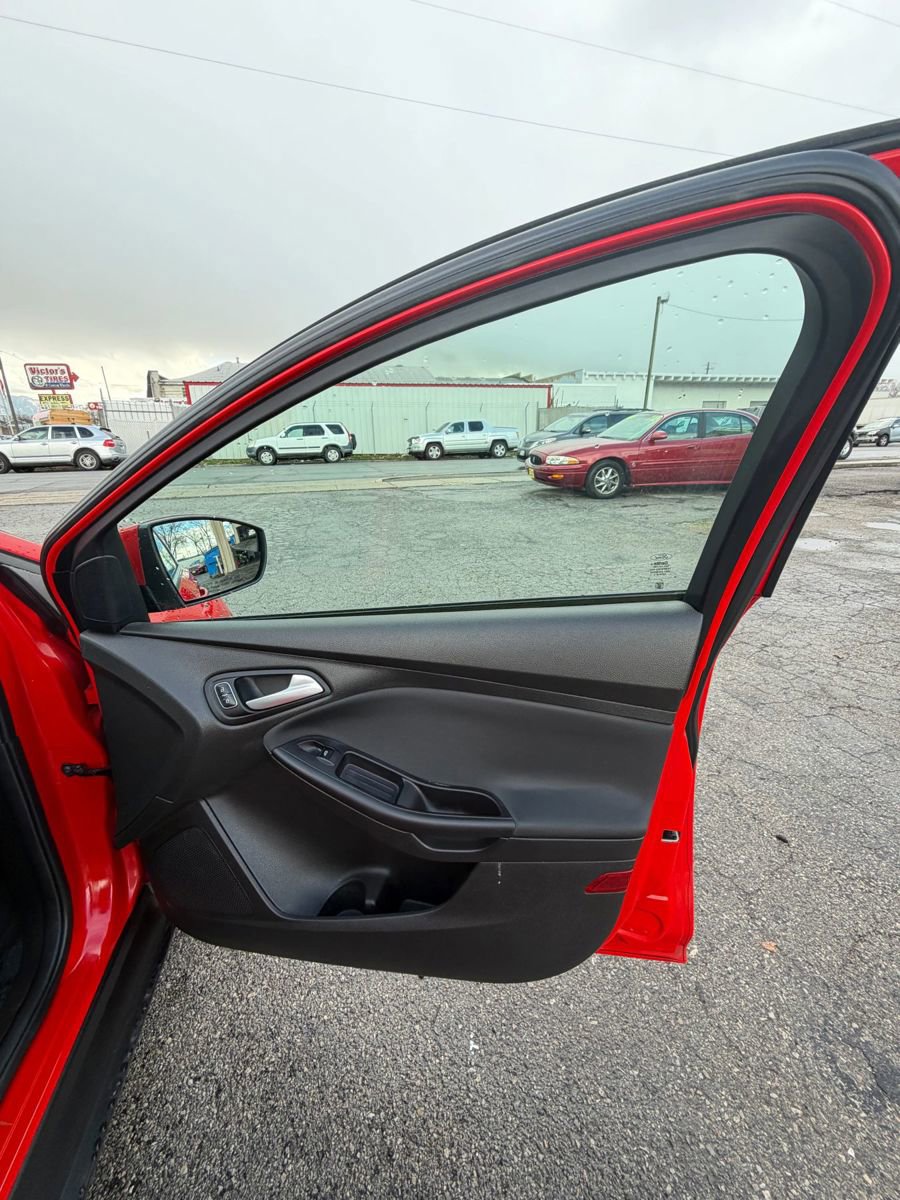 Used 2015 Ford Focus SE image 15