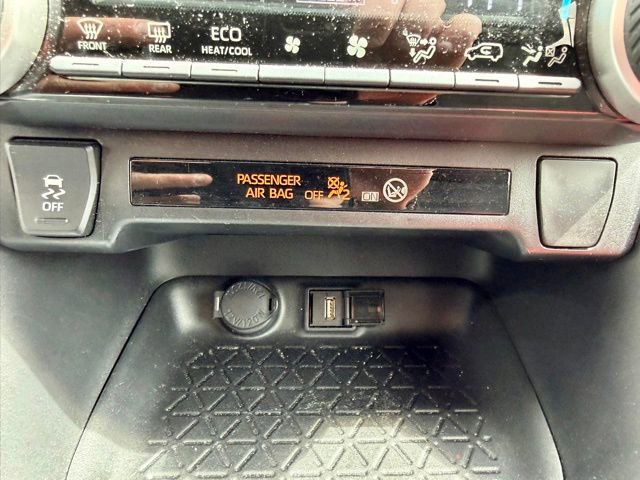 Used 2020 Toyota RAV4 LE AWD/4WD image 34