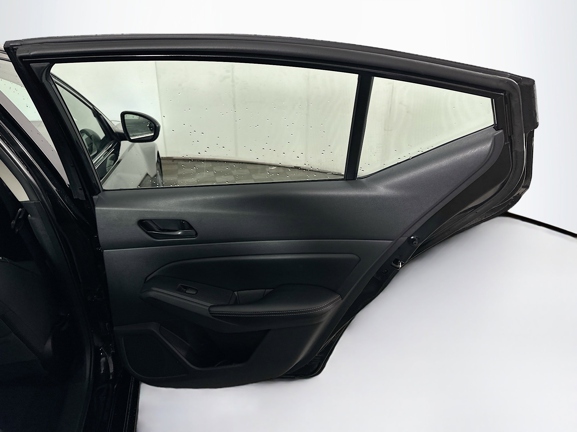 Used 2025 Nissan Altima 2.5 SV image 27