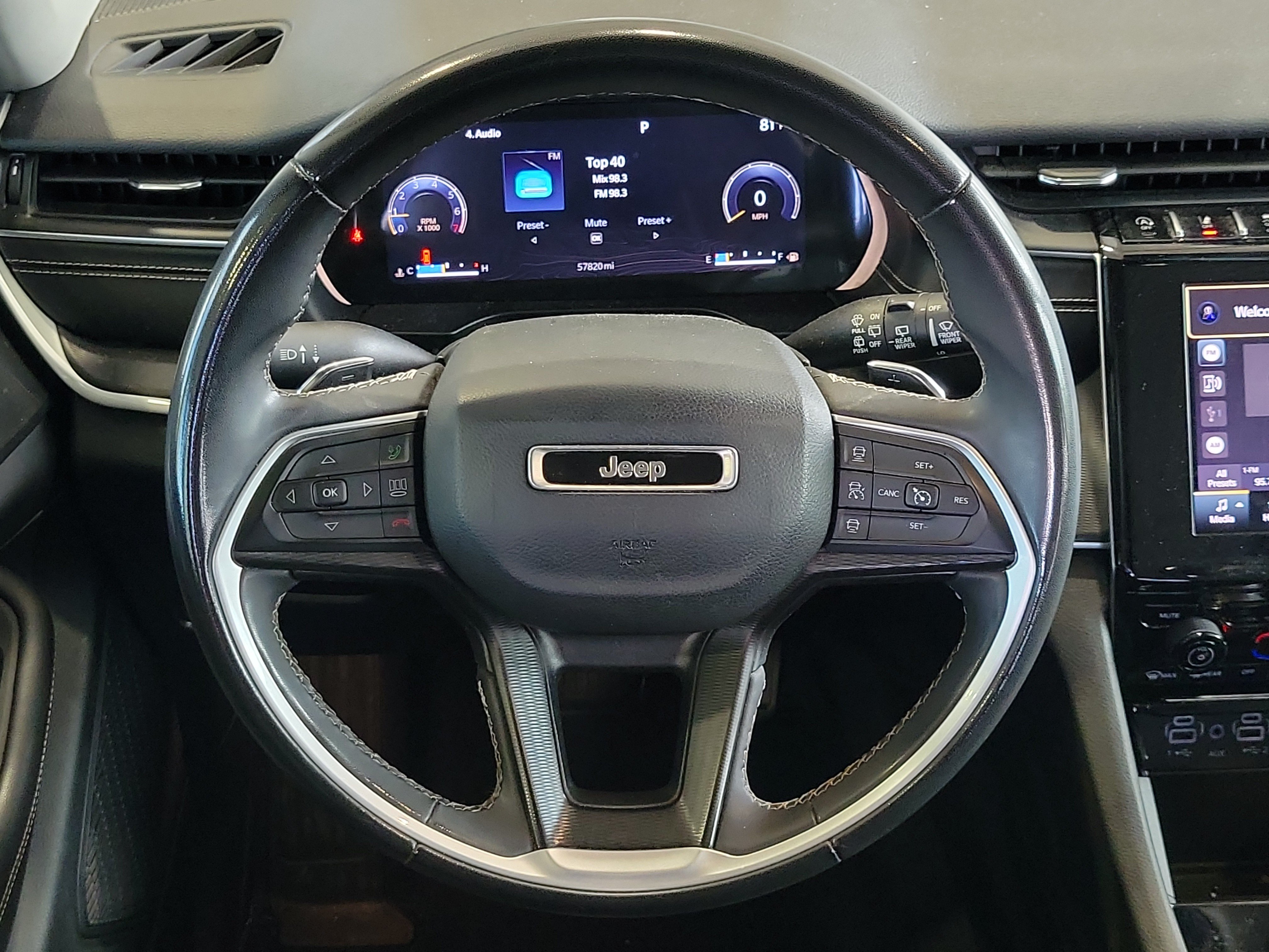 Used 2023 Jeep Grand Cherokee Laredo AWD/4WD image 13