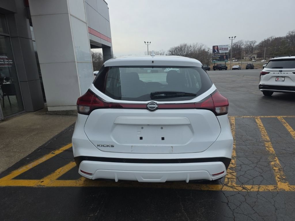 Used 2022 Nissan Kicks S image 4