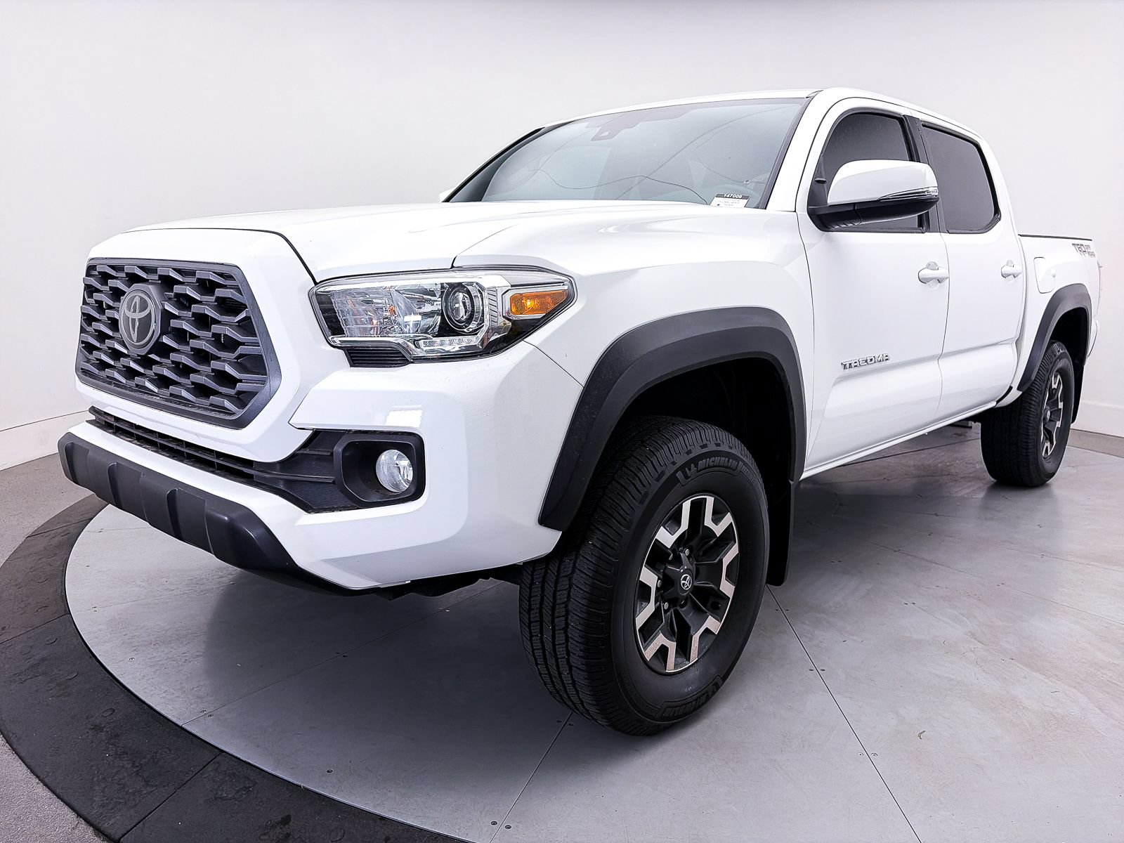 Used 2021 Toyota Tacoma TRD Off-Road w/ Technology Package RWD image 14