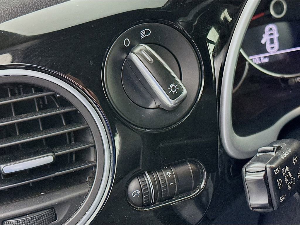 Used 2014 Volkswagen Beetle 2.5 image 15