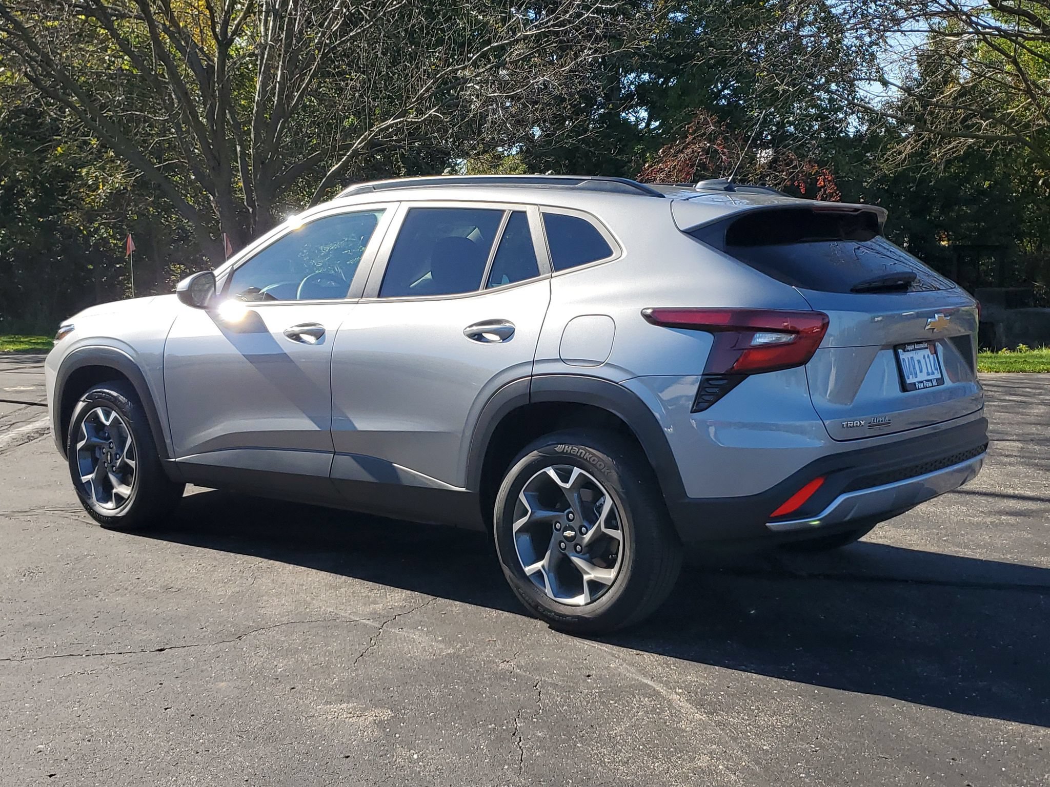 Used 2025 Chevrolet Trax LT FWD image 5