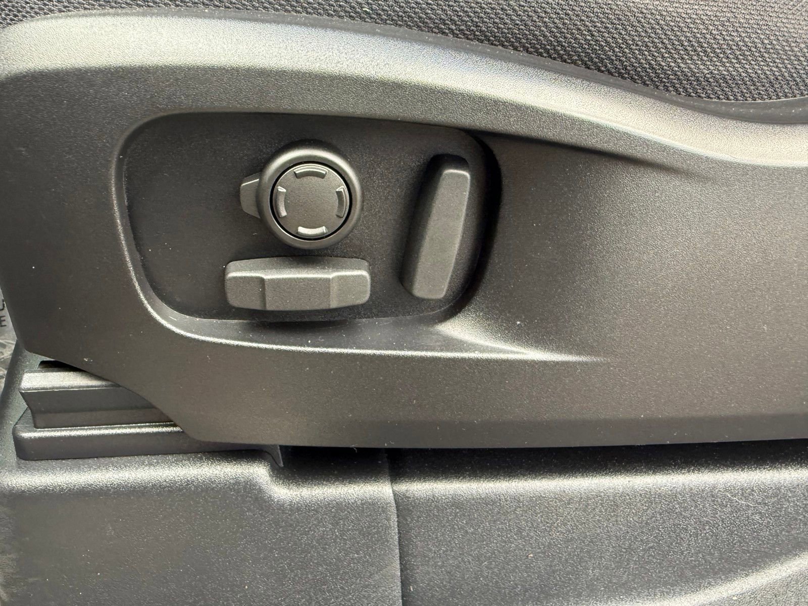 Used 2023 Land Rover Defender 90 X image 23