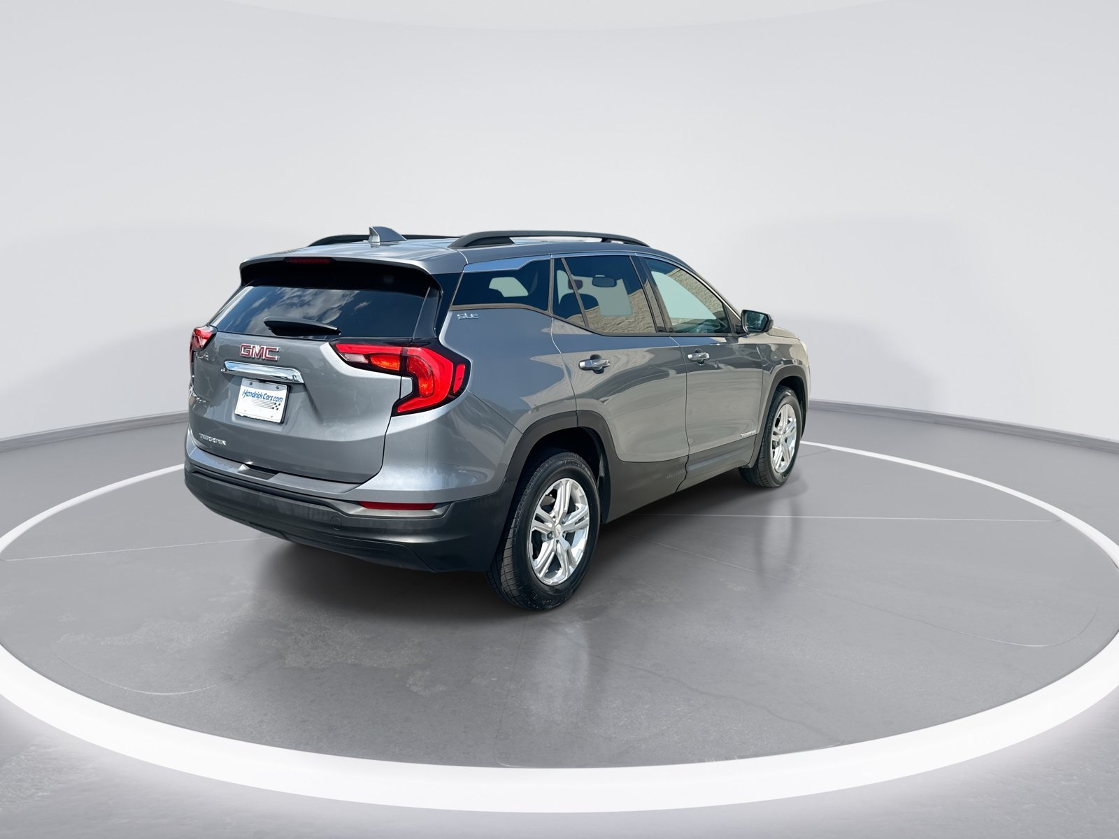 Used 2019 GMC Terrain SLE w/ Driver Convenience Package FWD image 9