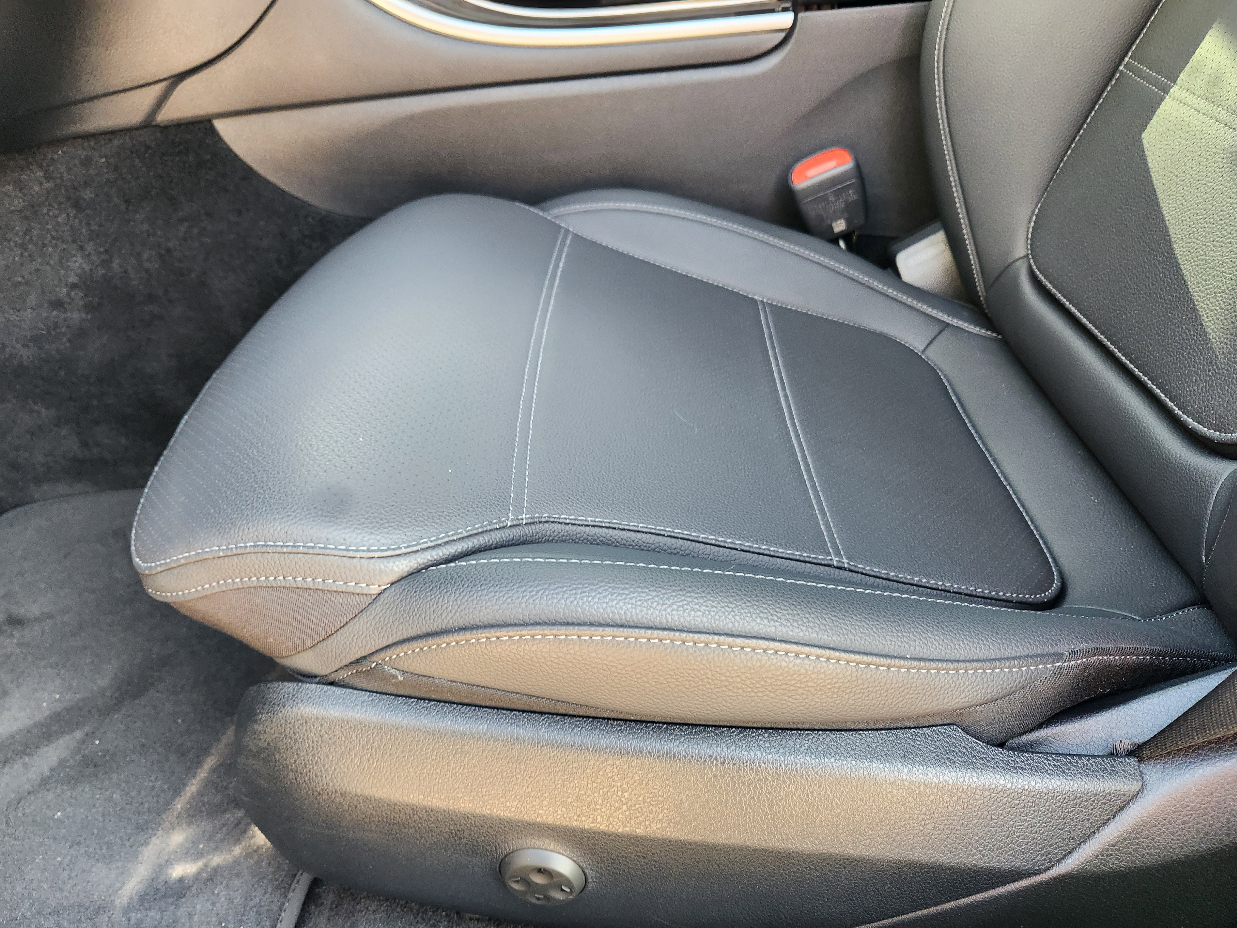 Used 2025 Mercedes-Benz C 300 Sedan image 24