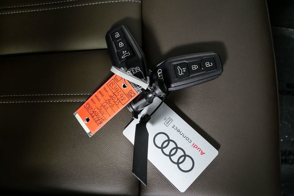 Certified 2025 Audi Q6 e-tron Premium image 24