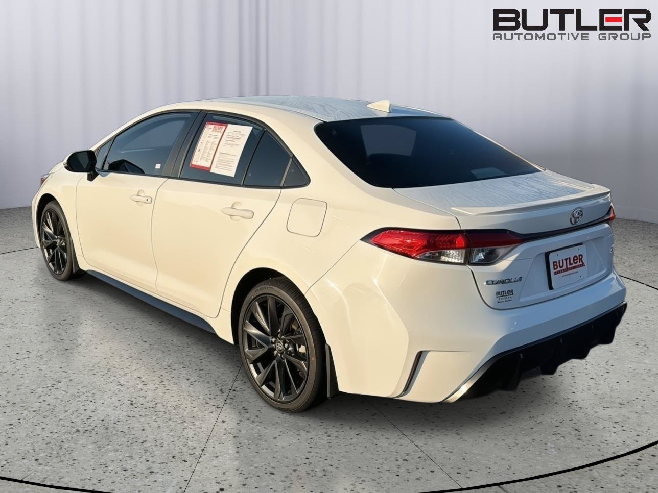 Used 2024 Toyota Corolla SE FWD image 4