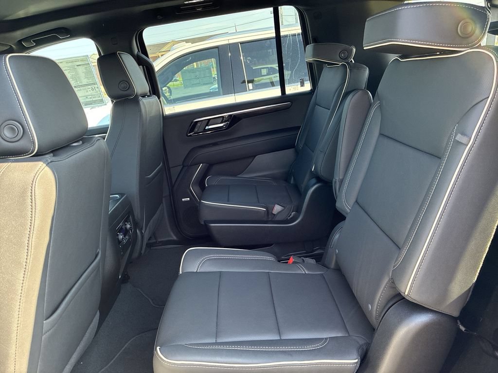 New 2026 Chevrolet Suburban Premier w/ Sun And Tow Package AWD/4WD image 19