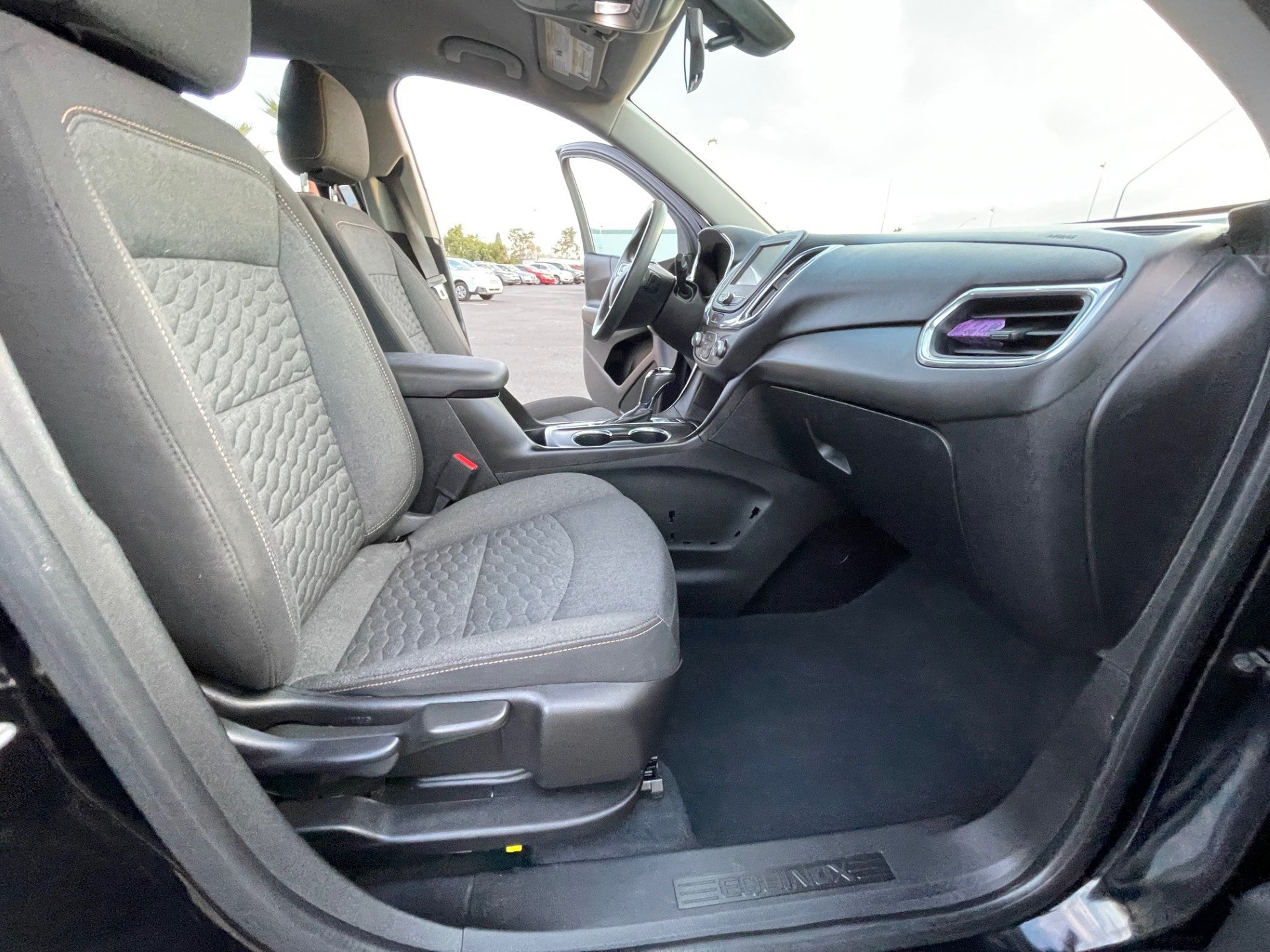 Used 2018 Chevrolet Equinox LT FWD image 25