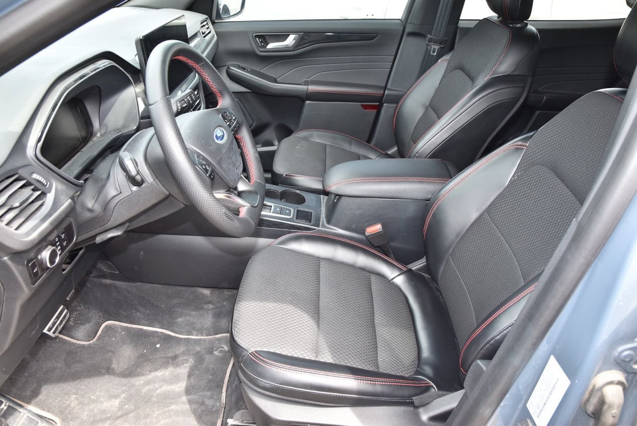 Used 2023 Ford Escape ST-Line w/ Tech Pack #1 FWD image 10