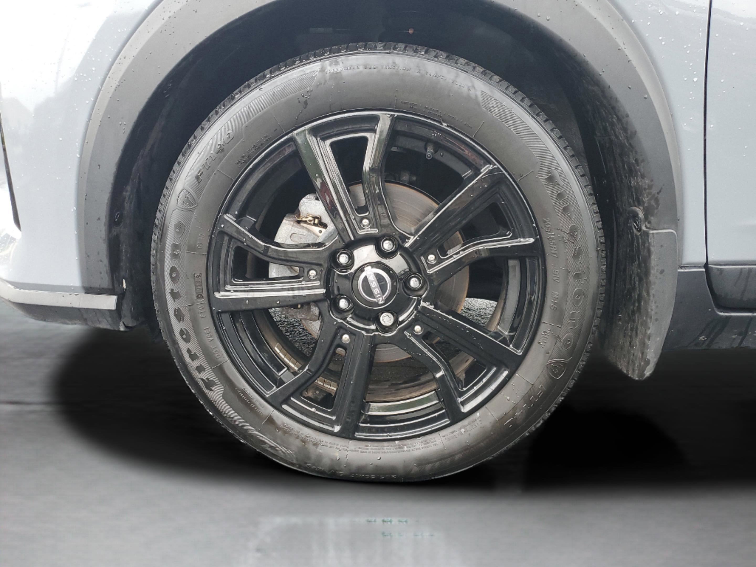 Used 2023 Nissan Kicks SR w/ SR Premium Package FWD image 27