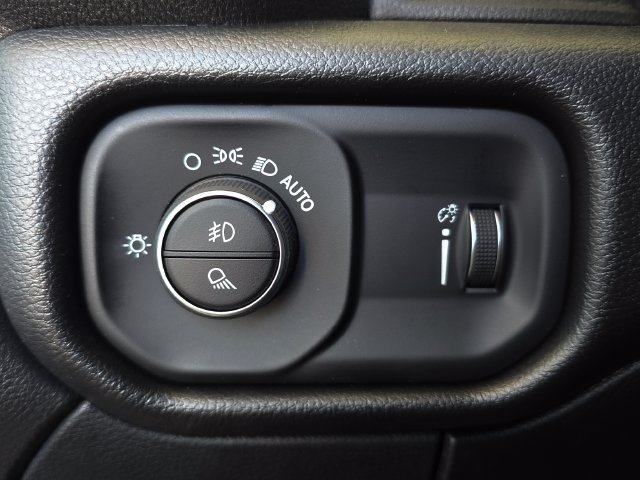 New 2027 RAM 3500 Big Horn AWD/4WD image 15