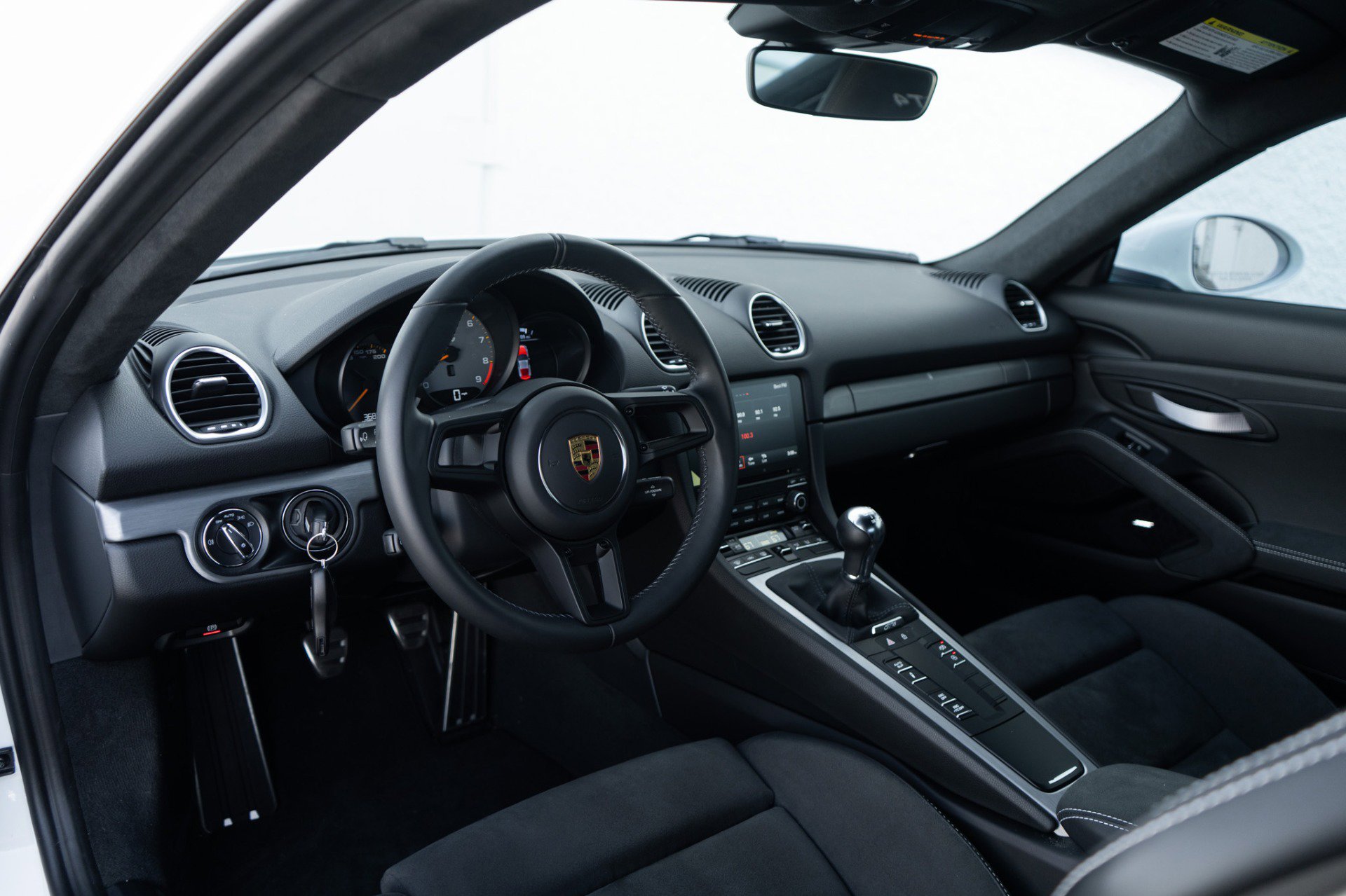 Used 2022 Porsche 718 Cayman GT4 image 5