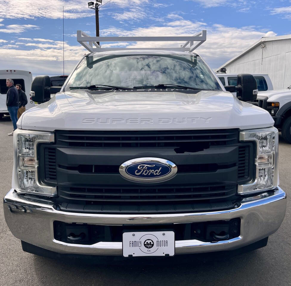 Used 2018 Ford F250 XL w/ Power Equipment Group RWD image 2
