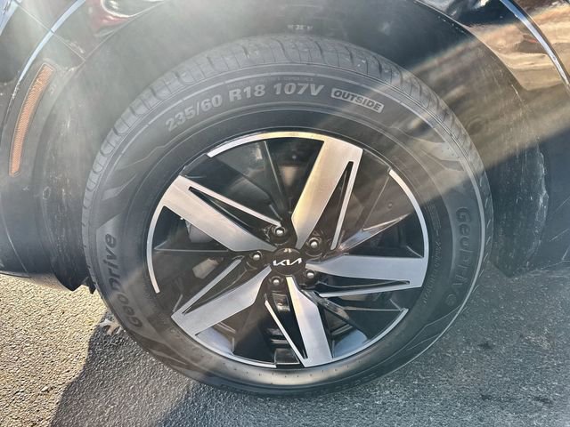 Used 2022 Kia Sorento S w/ Panoramic Sunroof Package image 18