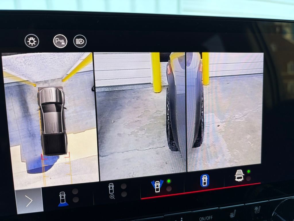 Certified 2024 GMC Canyon Denali image 32