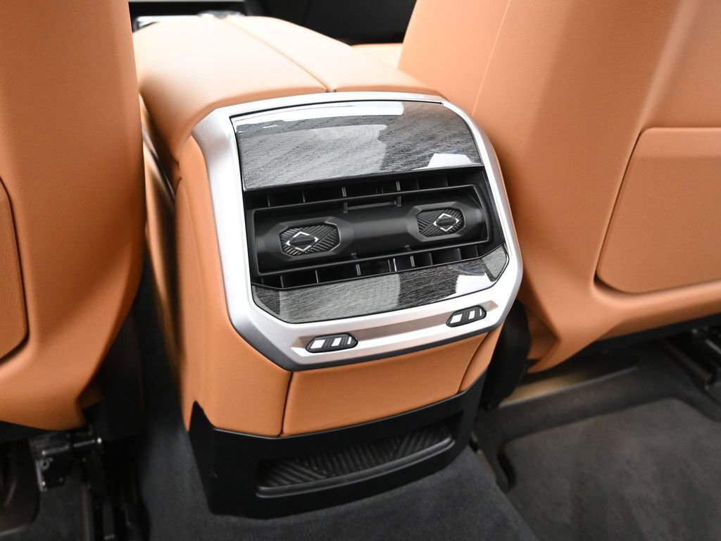 Used 2023 BMW 740i w/ Parking Assistance Package image 20