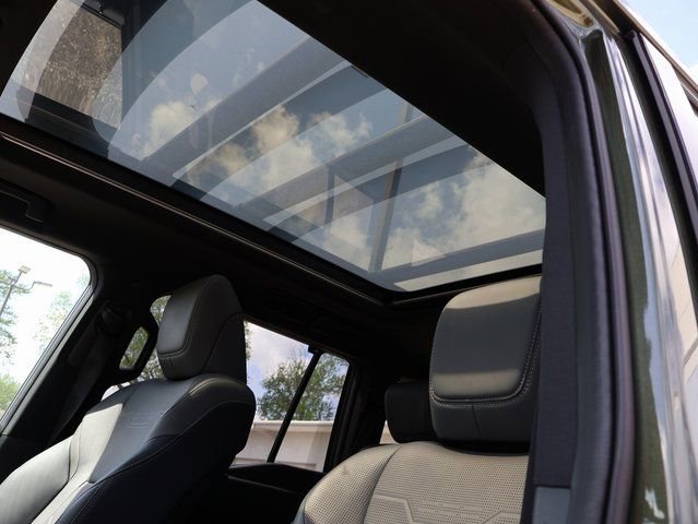 Used 2024 Lexus GX 550 w/ Accessory Package (2T) AWD/4WD image 45