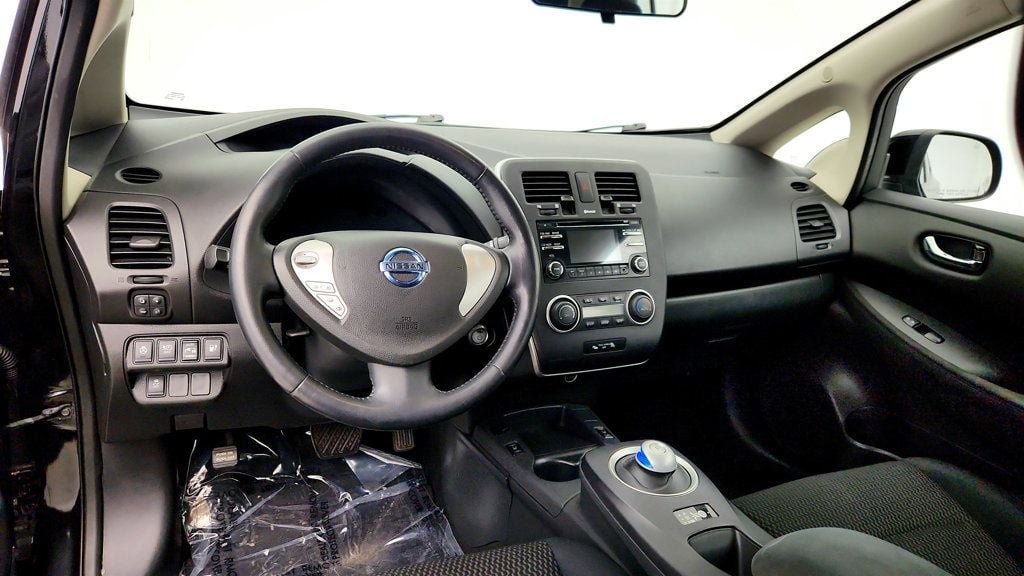 Used 2014 Nissan Leaf S w/ Charge Package FWD image 12