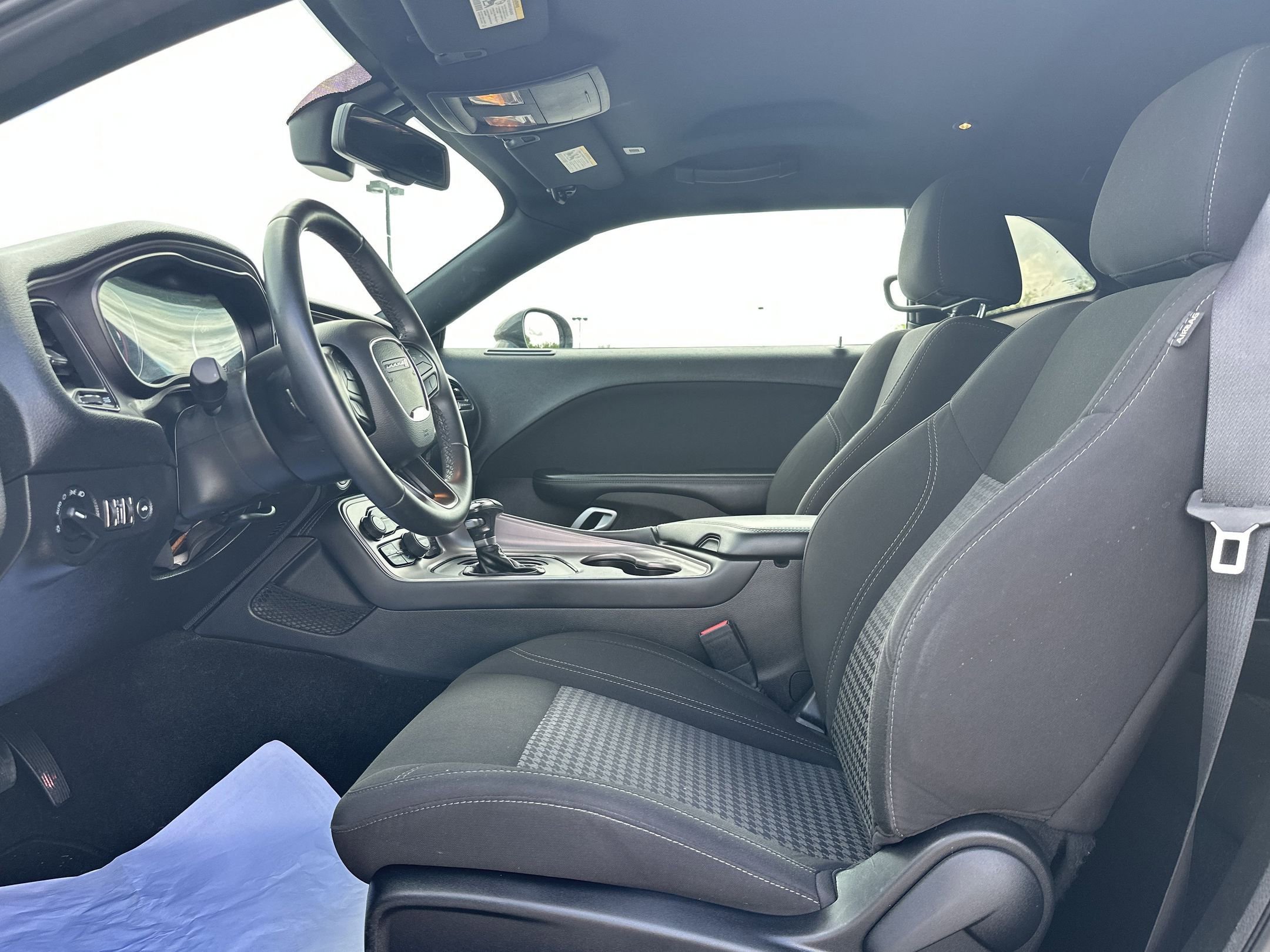 Used 2023 Dodge Challenger SXT AWD/4WD image 10
