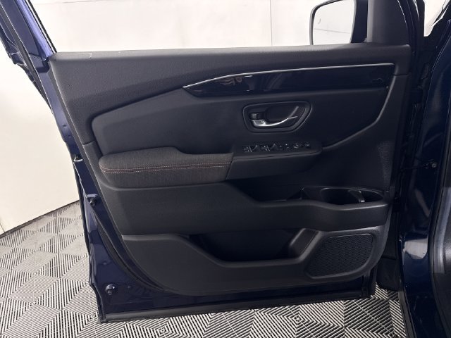 Used 2025 Honda Pilot Sport image 27