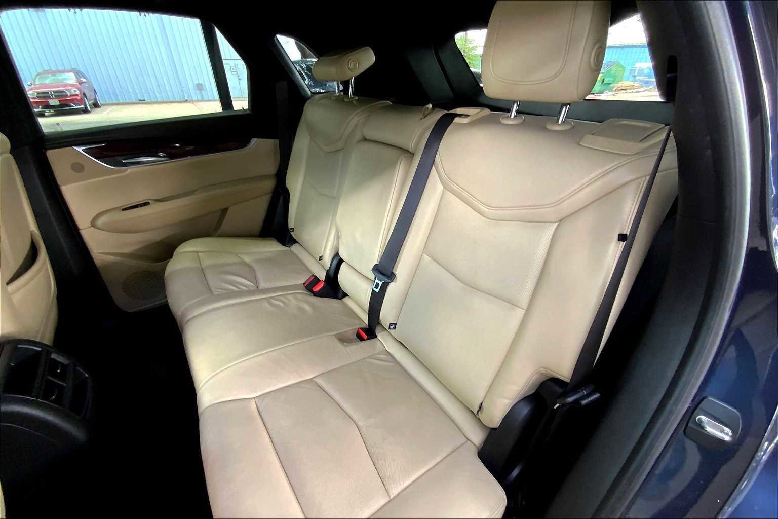 Used 2018 Cadillac XT5 Luxury w/ Driver Awareness Package image 38