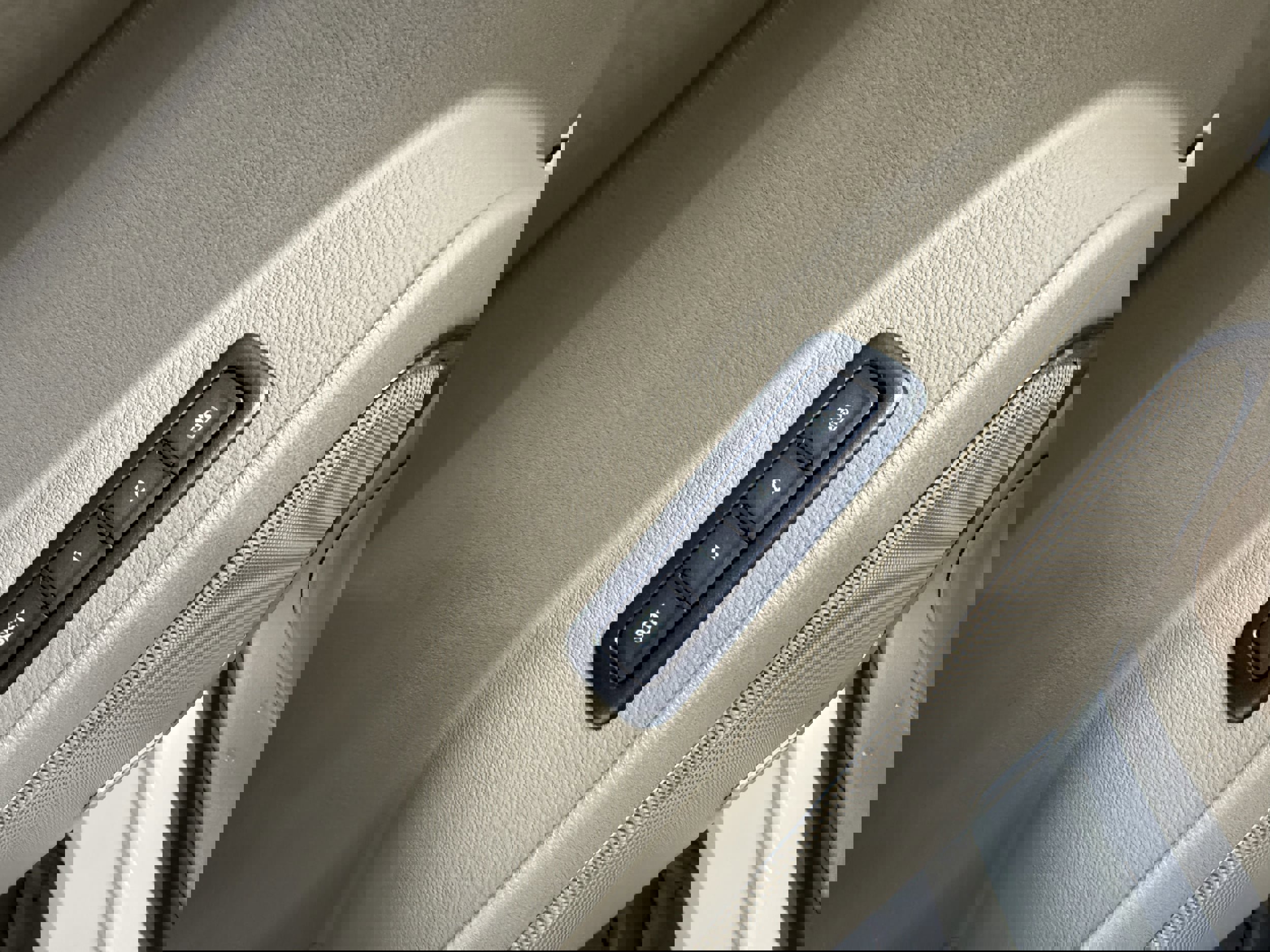 Used 2017 Chevrolet Suburban Premier image 11