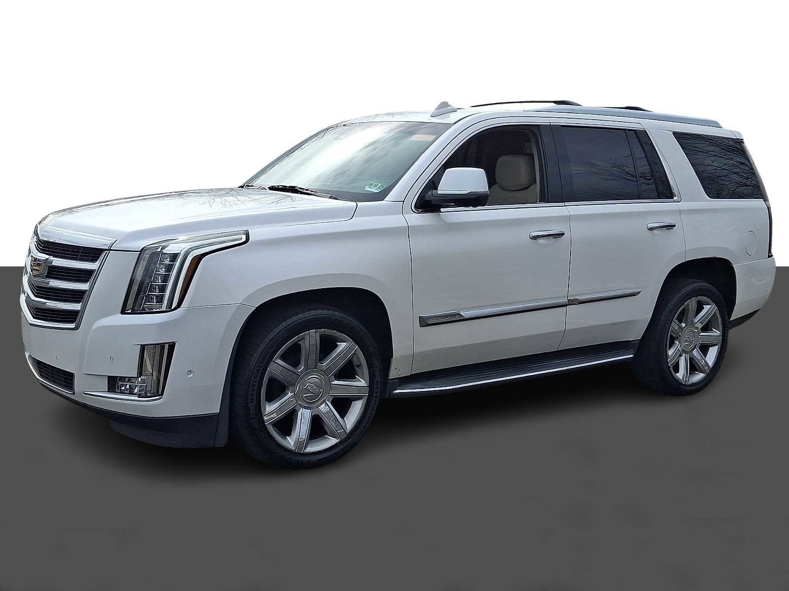 Used 2018 Cadillac Escalade Luxury image 3