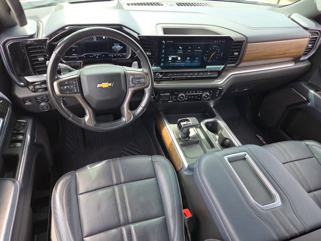 Certified 2022 Chevrolet Silverado 1500 High Country w/ Technology Package image 6