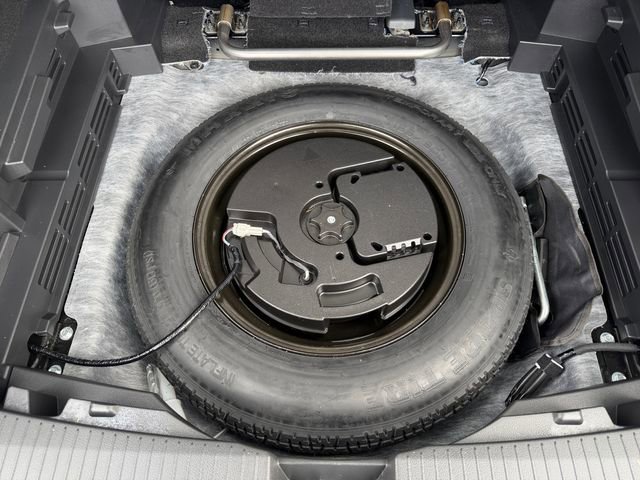 Used 2023 Nissan Rogue SV image 34