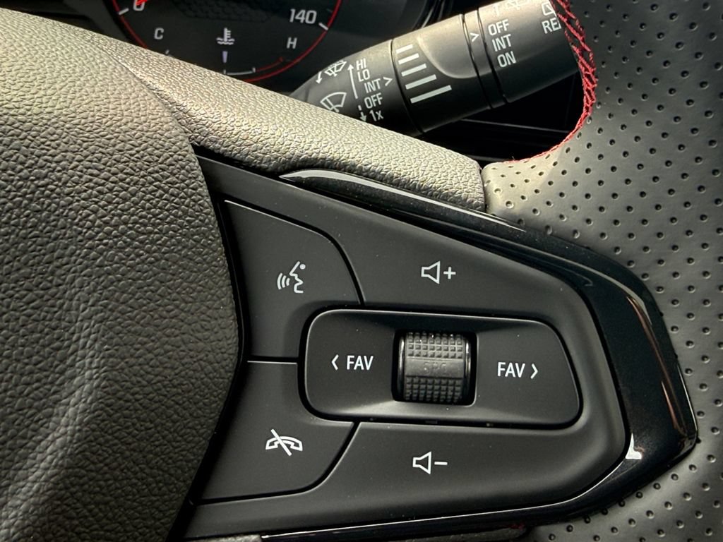 New 2026 Chevrolet Trax RS w/ Sunroof Package FWD image 19