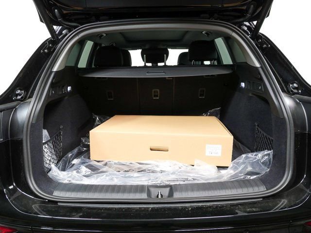 New 2025 Audi Q6 e-tron Premium image 26