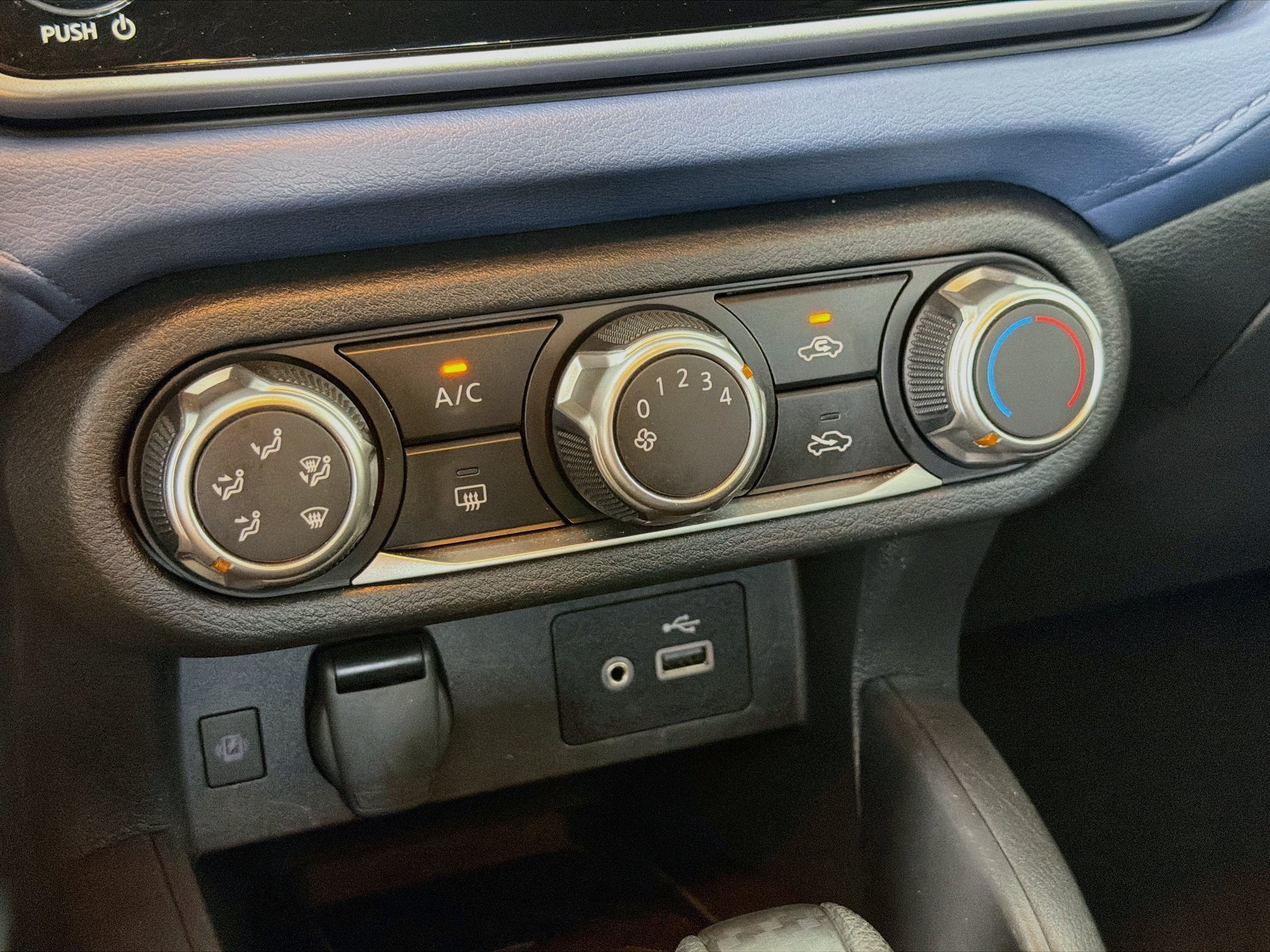 Used 2025 Nissan Versa SV FWD image 23