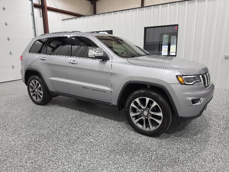 Used 2018 Jeep Grand Cherokee Limited w/ Luxury Group II image 4