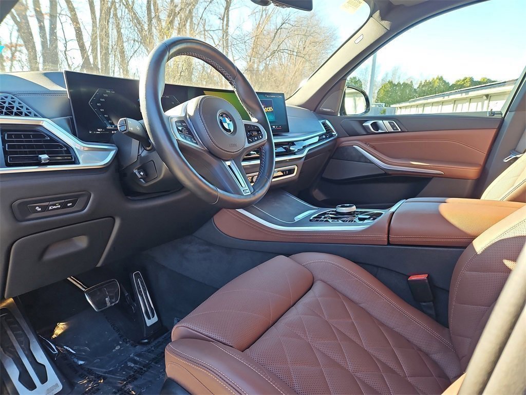 Used 2024 BMW X5 M60i w/ Executive Package image 4