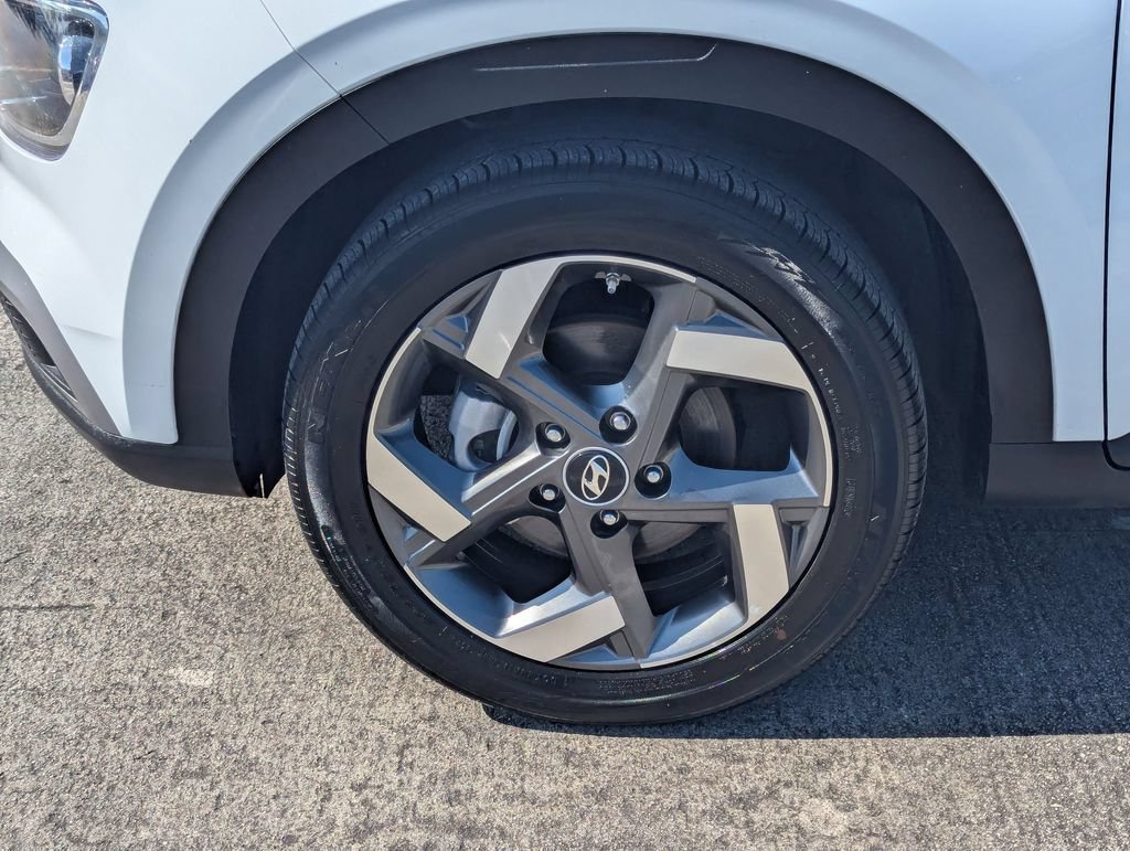 Used 2025 Hyundai Venue SEL FWD image 34
