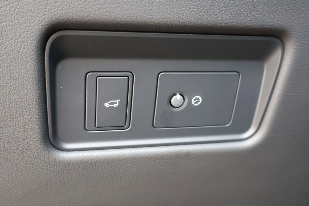 Used 2026 Jaguar F-PACE R-Dynamic S image 20