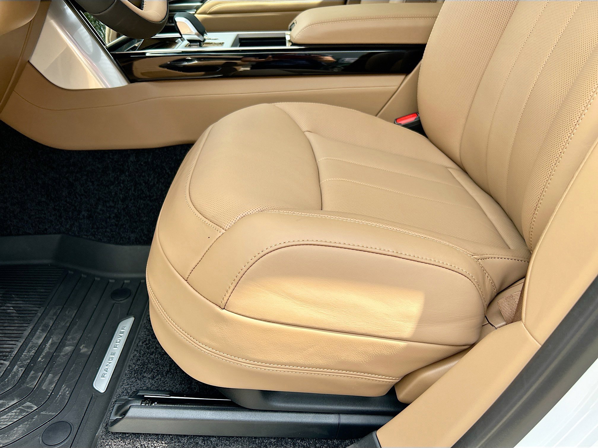 New 2025 Land Rover Range Rover SE image 20