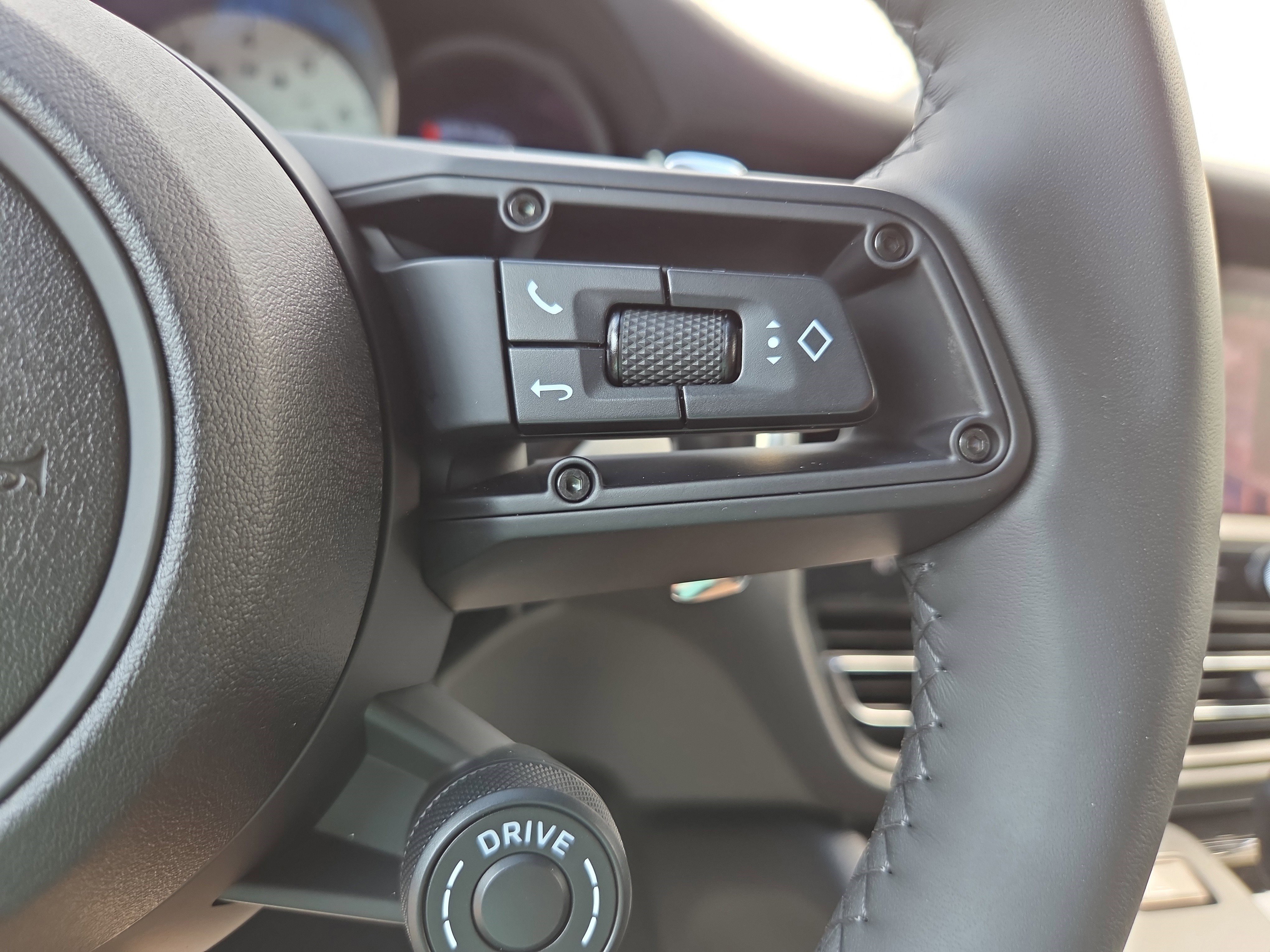 New 2025 Porsche Macan Turbo image 26