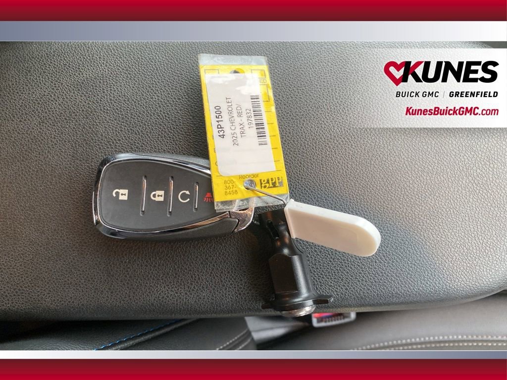 Used 2025 Chevrolet Trax LT image 39