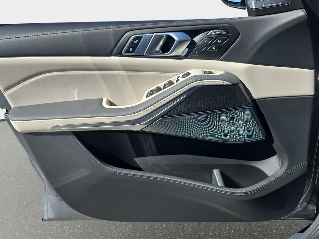 Used 2026 BMW ALPINA XB7 ALPINA XB7 image 32