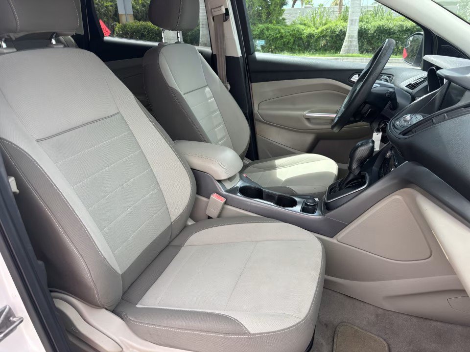 Used 2013 Ford Escape SE FWD image 17