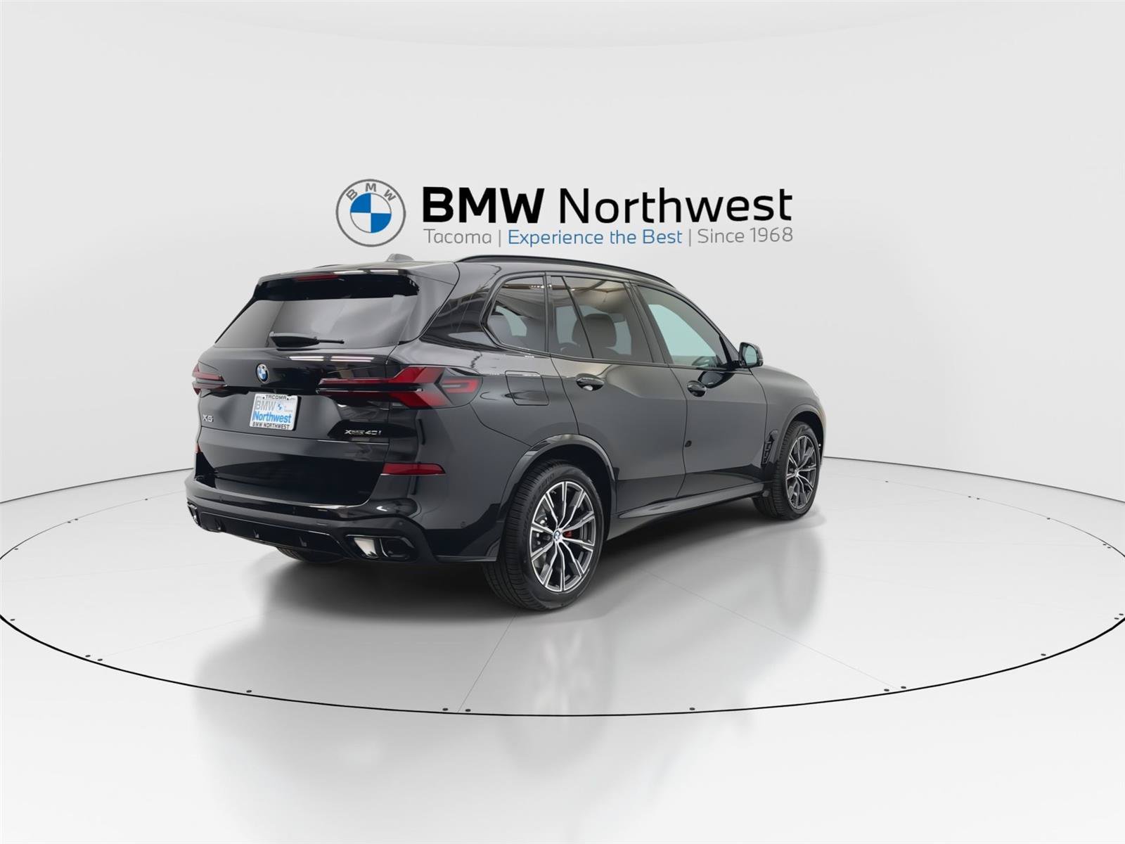 New 2026 BMW X5 xDrive40i w/ M Sport Package AWD/4WD image 3