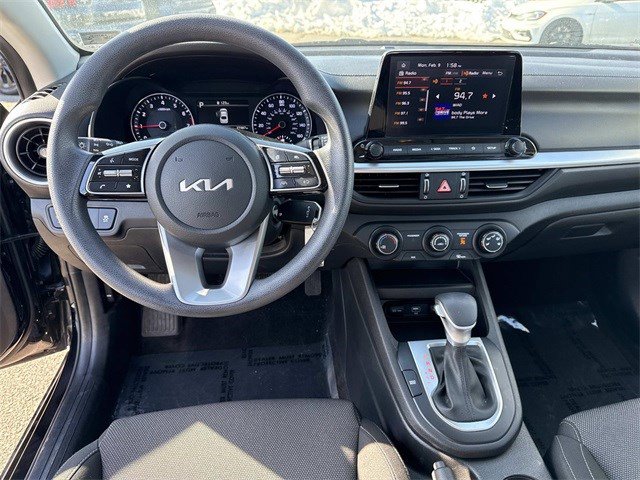 Used 2023 Kia Forte LXS image 17