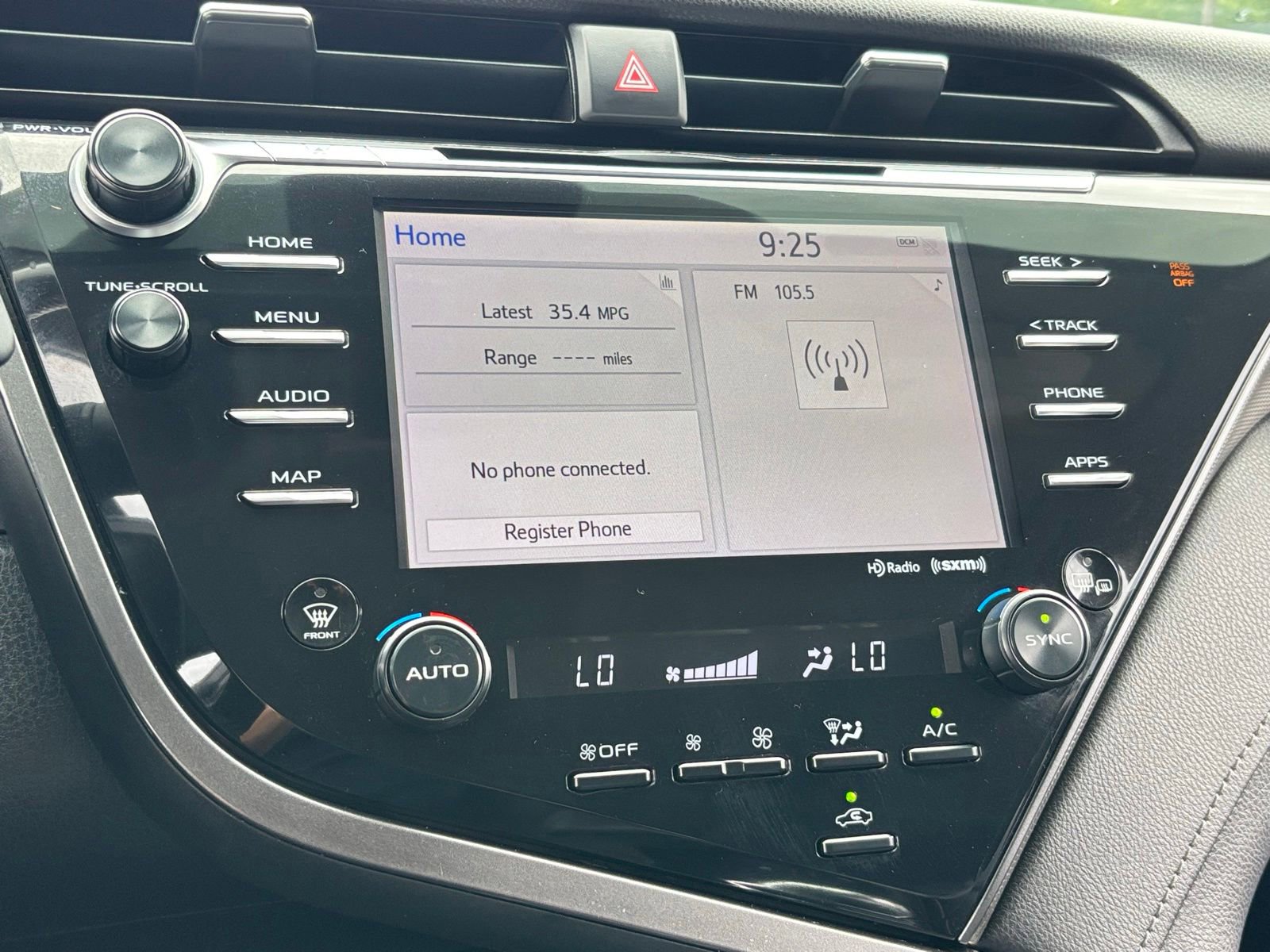Used 2019 Toyota Camry XSE FWD image 21