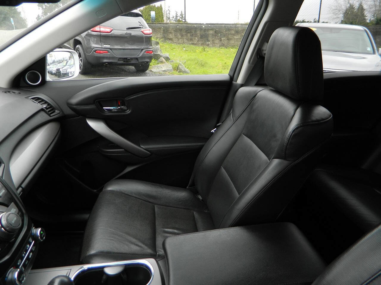 Used 2015 Acura RDX w/Tech AWD 4dr SUV w/Technolog image 13